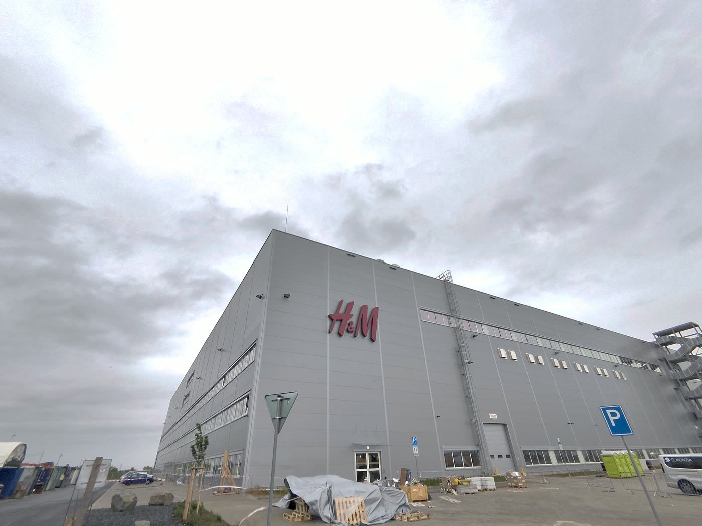 H&M Ridge Cheb Logistics Facility